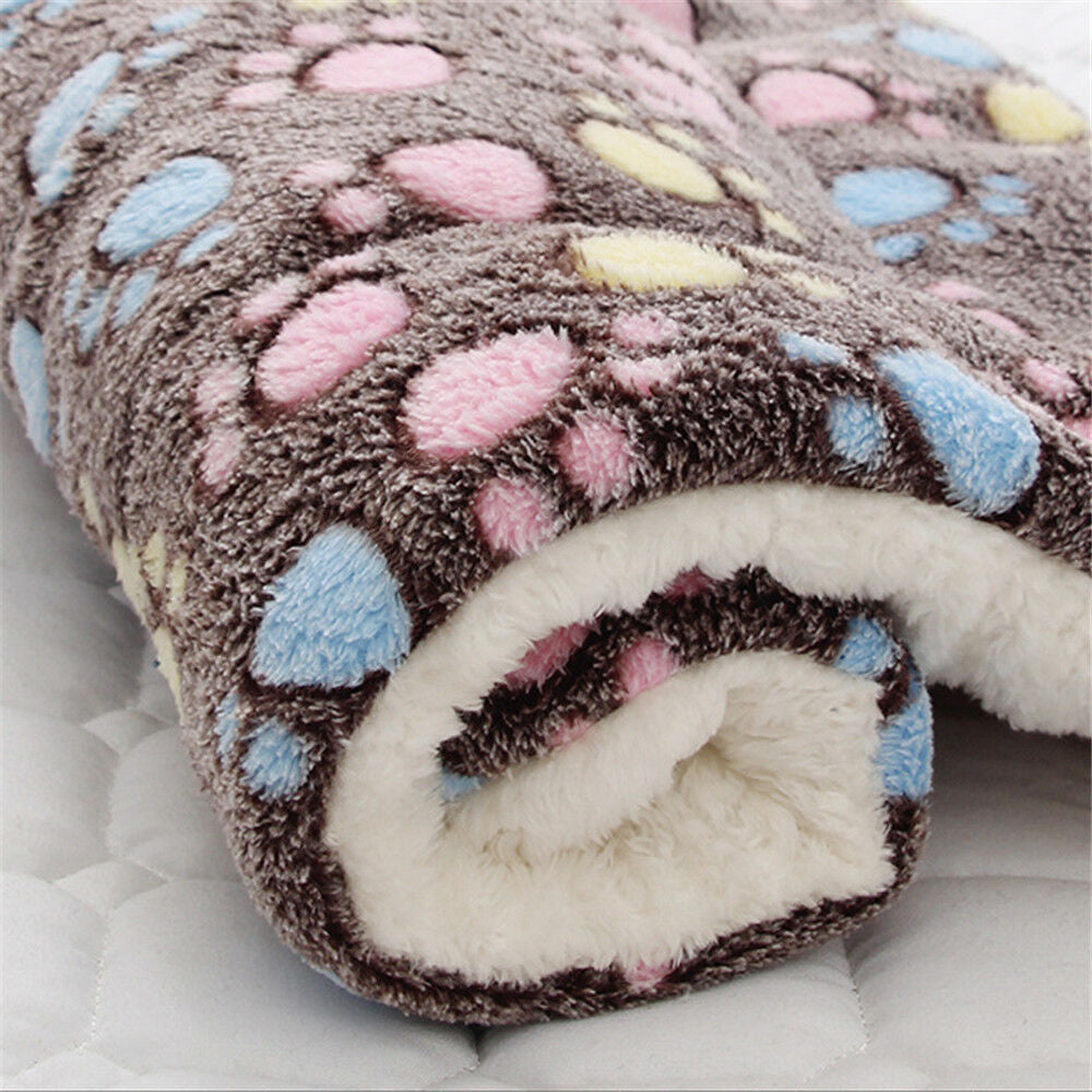 Premium Thermal Fleece Pet Blanket for Cats and Dogs - Soft and Cozy Bed Mat