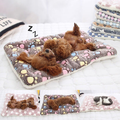 Premium Thermal Fleece Pet Blanket for Cats and Dogs - Soft and Cozy Bed Mat